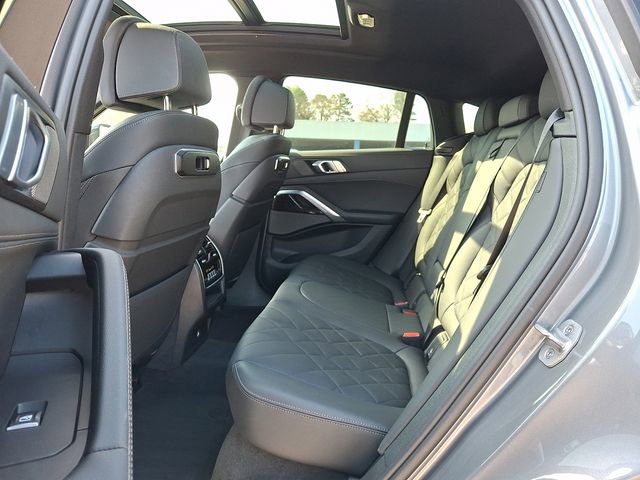 Used 2025 BMW X6 xDrive40i AWD/4WD image 12
