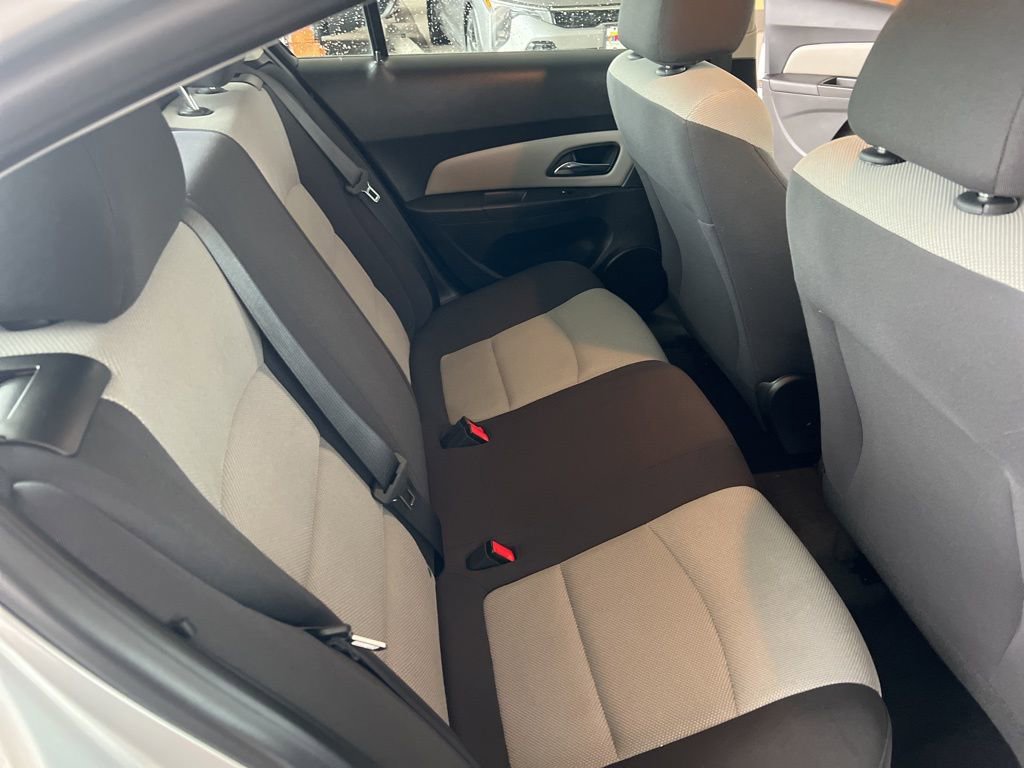 Used 2015 Chevrolet Cruze LS FWD image 13