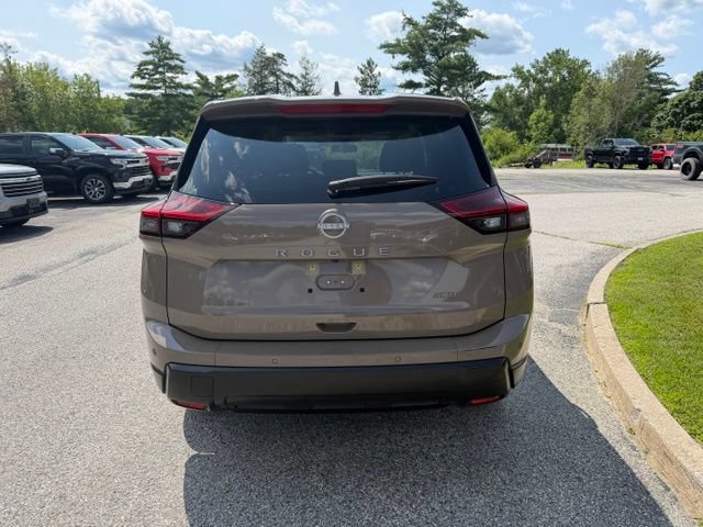 Used 2025 Nissan Rogue SV AWD/4WD image 4