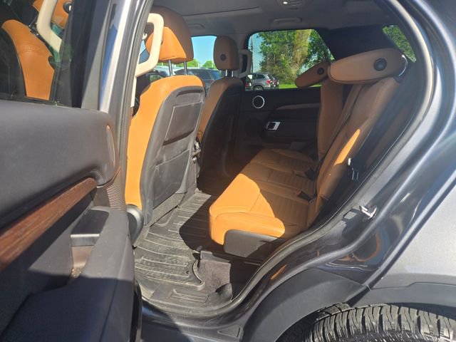 Used 2017 Land Rover Discovery HSE AWD/4WD image 20