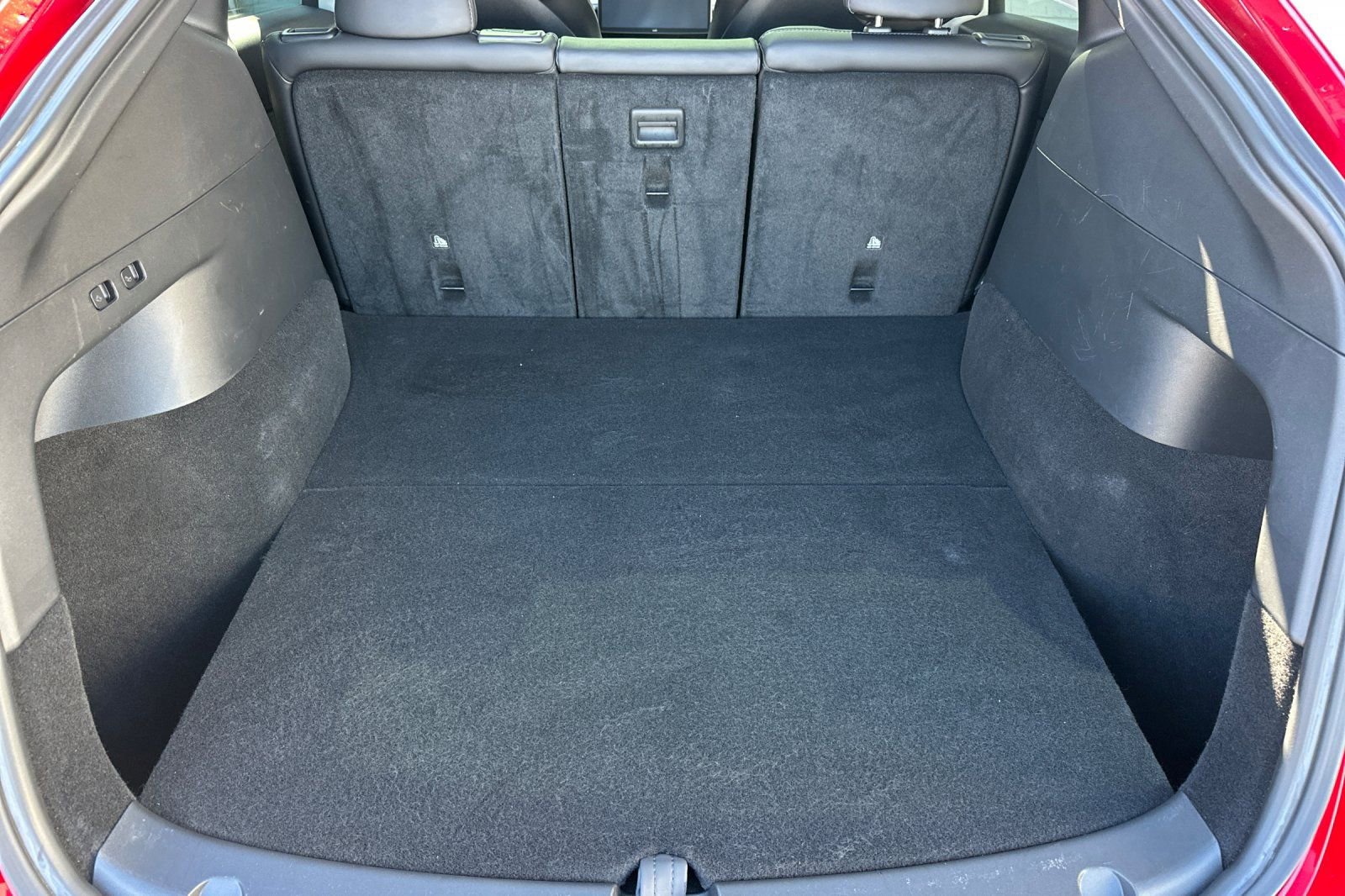 Used 2022 Tesla Model Y Long Range image 17