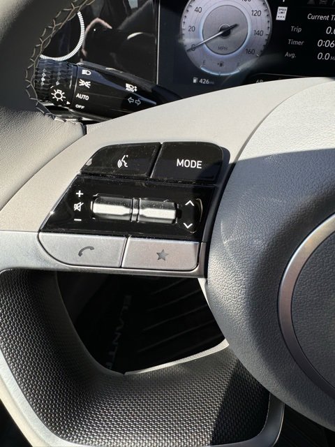 Used 2025 Hyundai Elantra SEL image 27