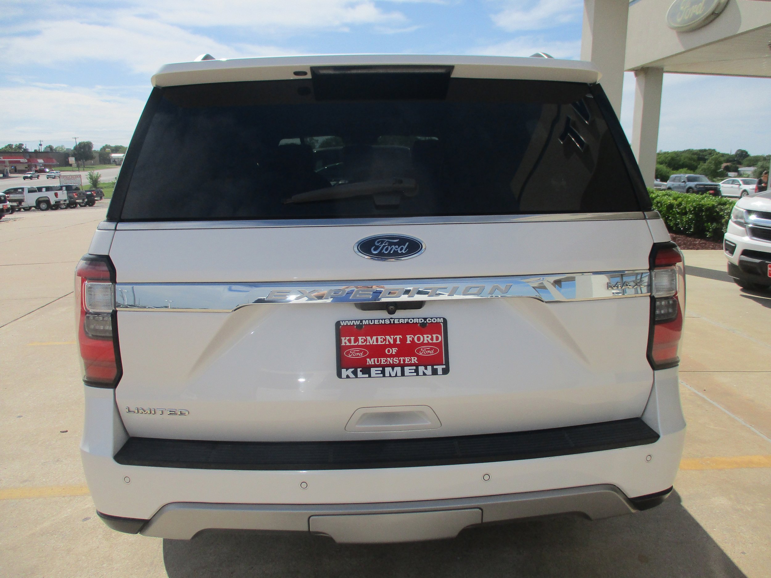 Used 2018 Ford Expedition Max Limited w/ Equipment Group 301A AWD/4WD image 9