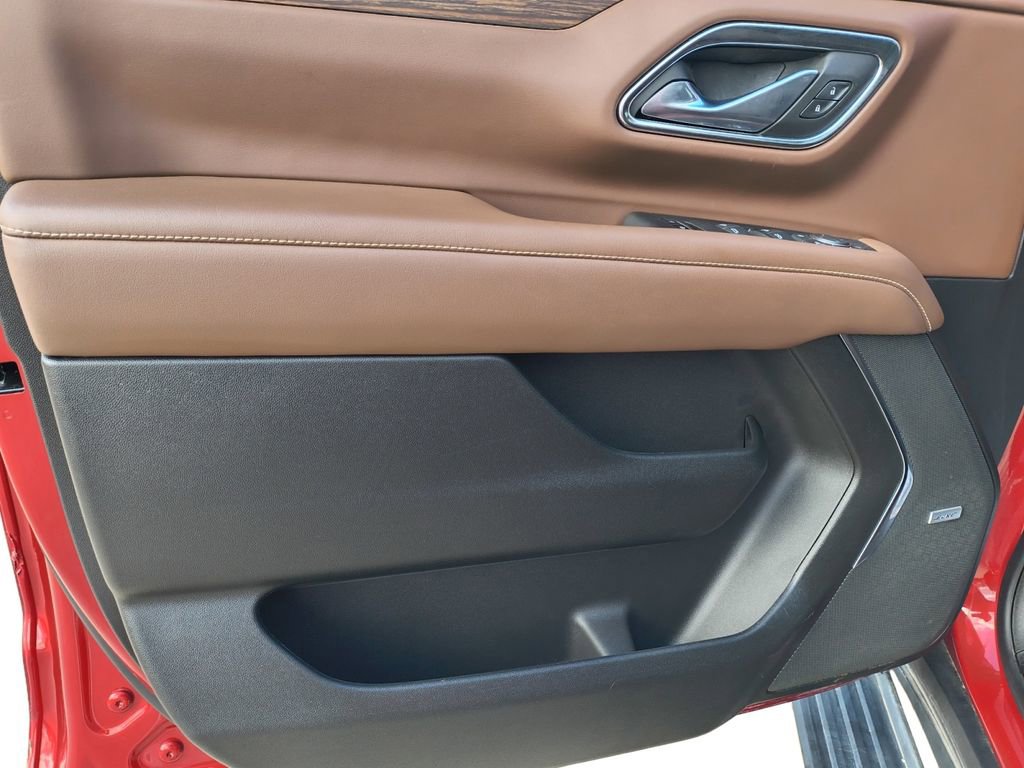 Used 2023 Chevrolet Suburban High Country image 26