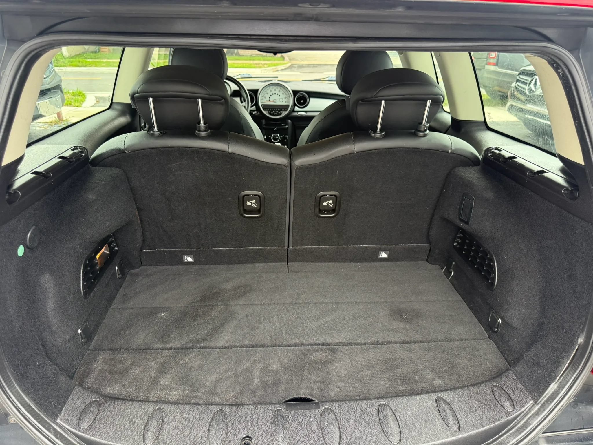 Used 2011 MINI Cooper Clubman FWD image 22