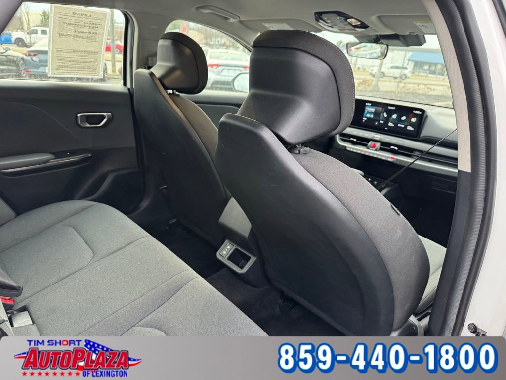 Used 2025 Kia K4 LXS image 31