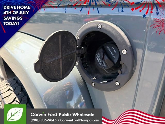 Used 2014 Jeep Wrangler Unlimited Rubicon w/ Connectivity Group AWD/4WD image 10