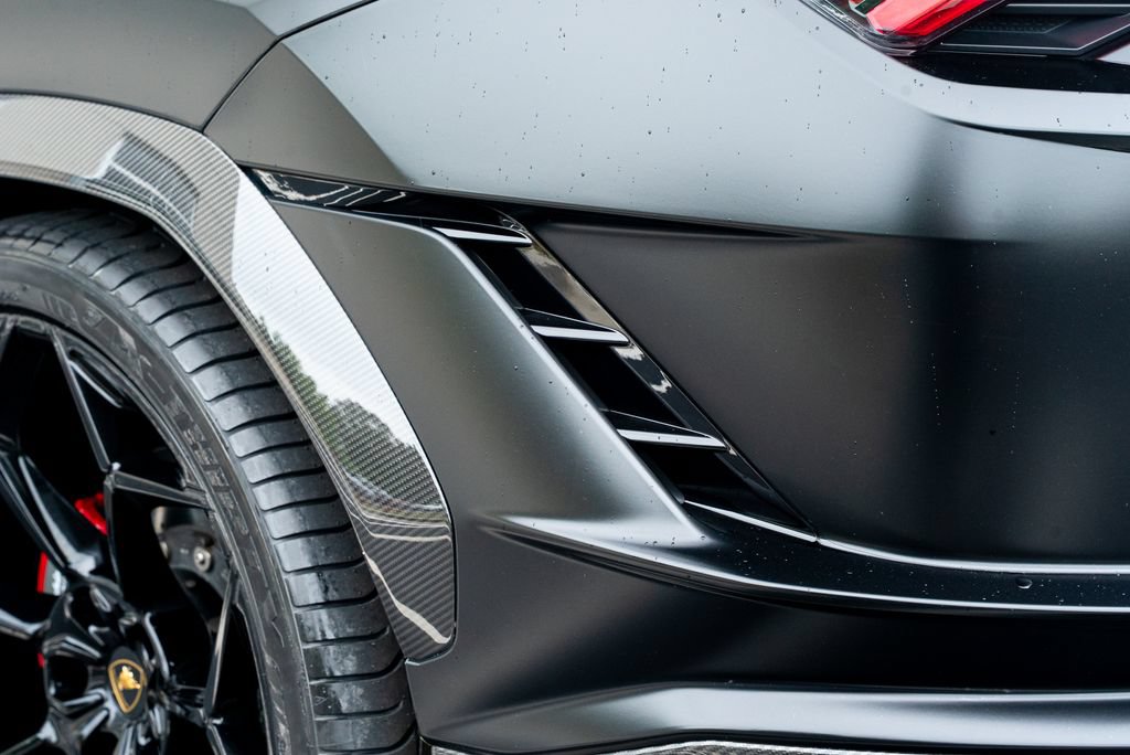 Used 2024 Lamborghini Urus Performante AWD/4WD image 22