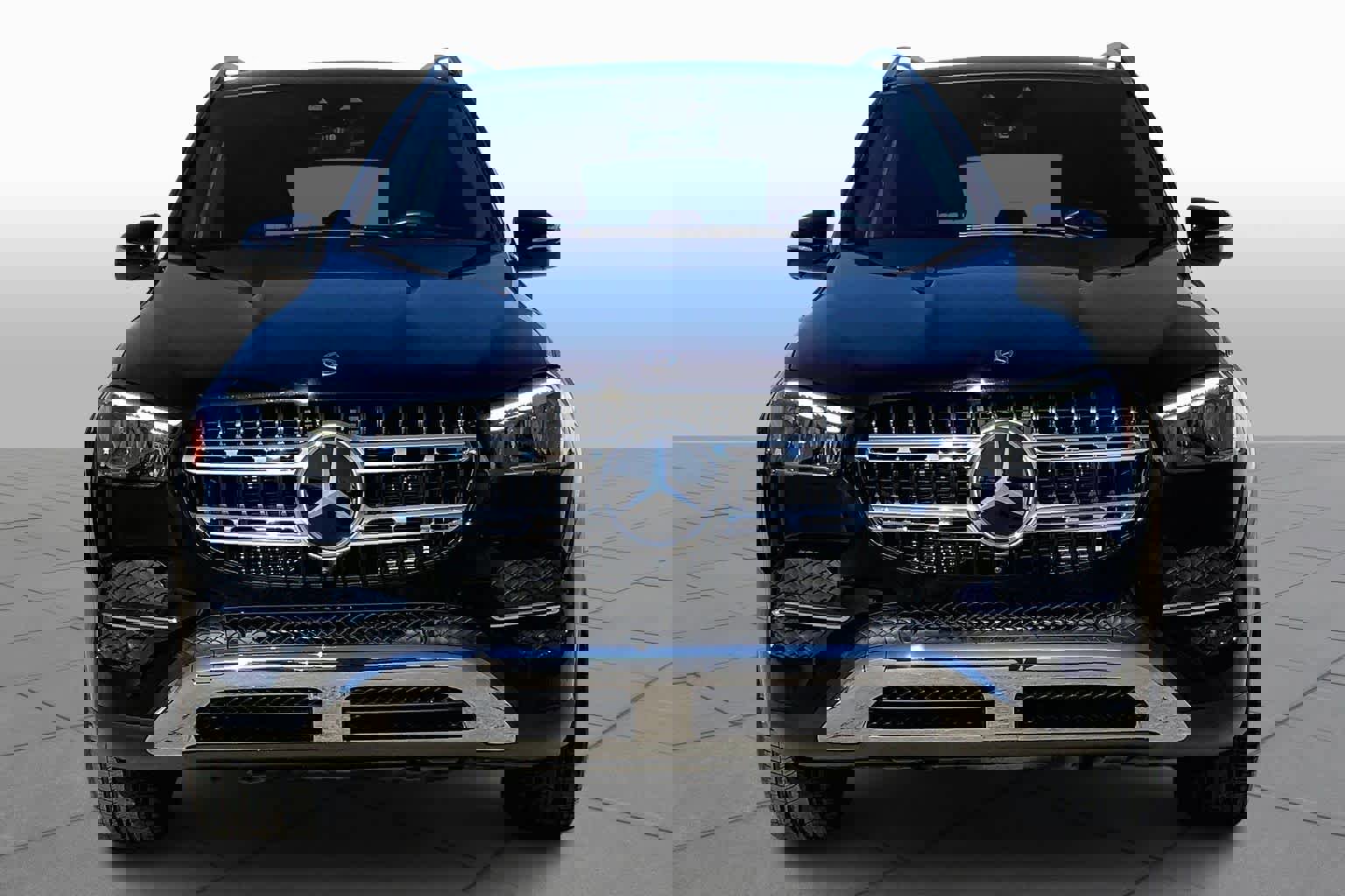 Used 2025 Mercedes-Benz GLE 450e 4MATIC image 3