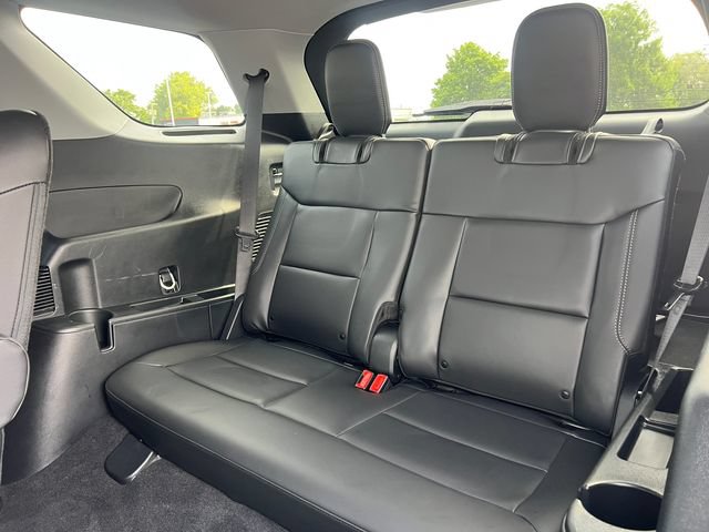 Certified 2024 Ford Explorer XLT w/ Equipment Group 202A AWD/4WD image 7
