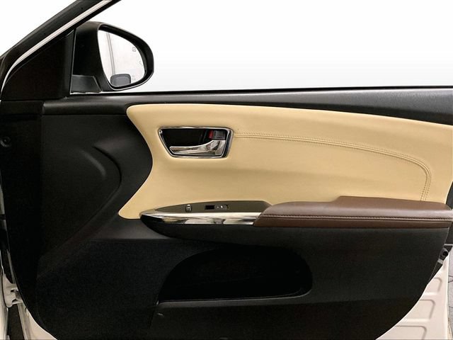 Used 2017 Toyota Avalon XLE Premium w/ All Weather Liner Package FWD image 24
