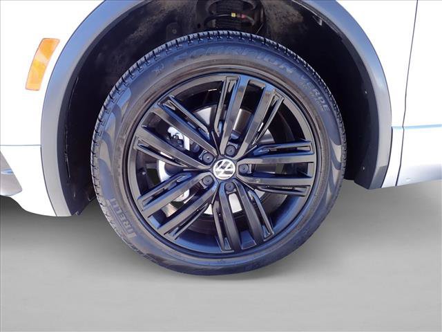 Used 2022 Volkswagen Tiguan SE R-Line AWD/4WD image 7