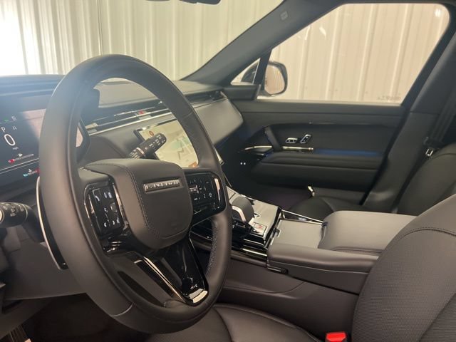 Certified 2025 Land Rover Range Rover Sport Dynamic SE AWD/4WD image 33