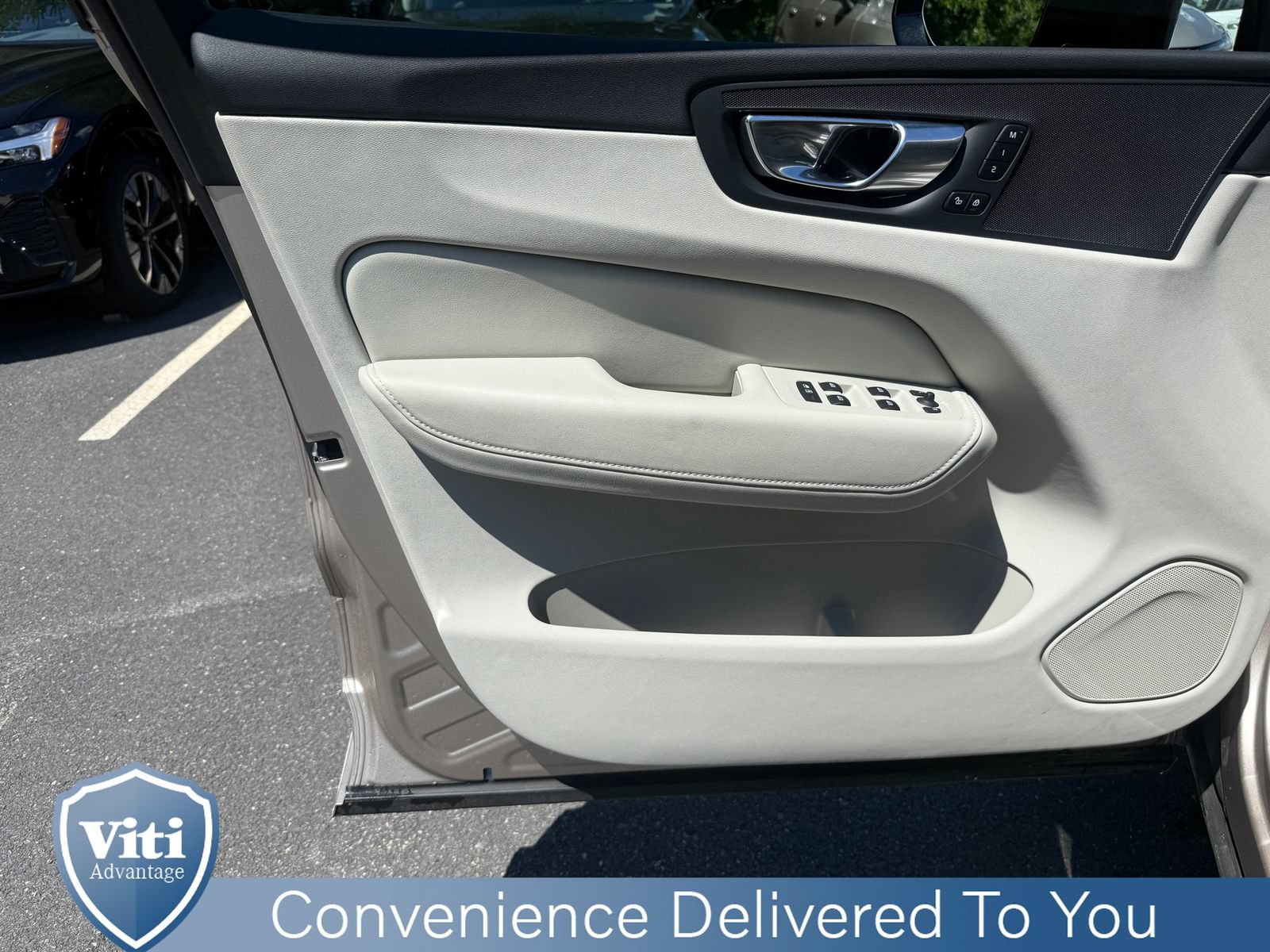 Certified 2025 Volvo XC60 T8 Plus w/ Protection Package Premier AWD/4WD image 16
