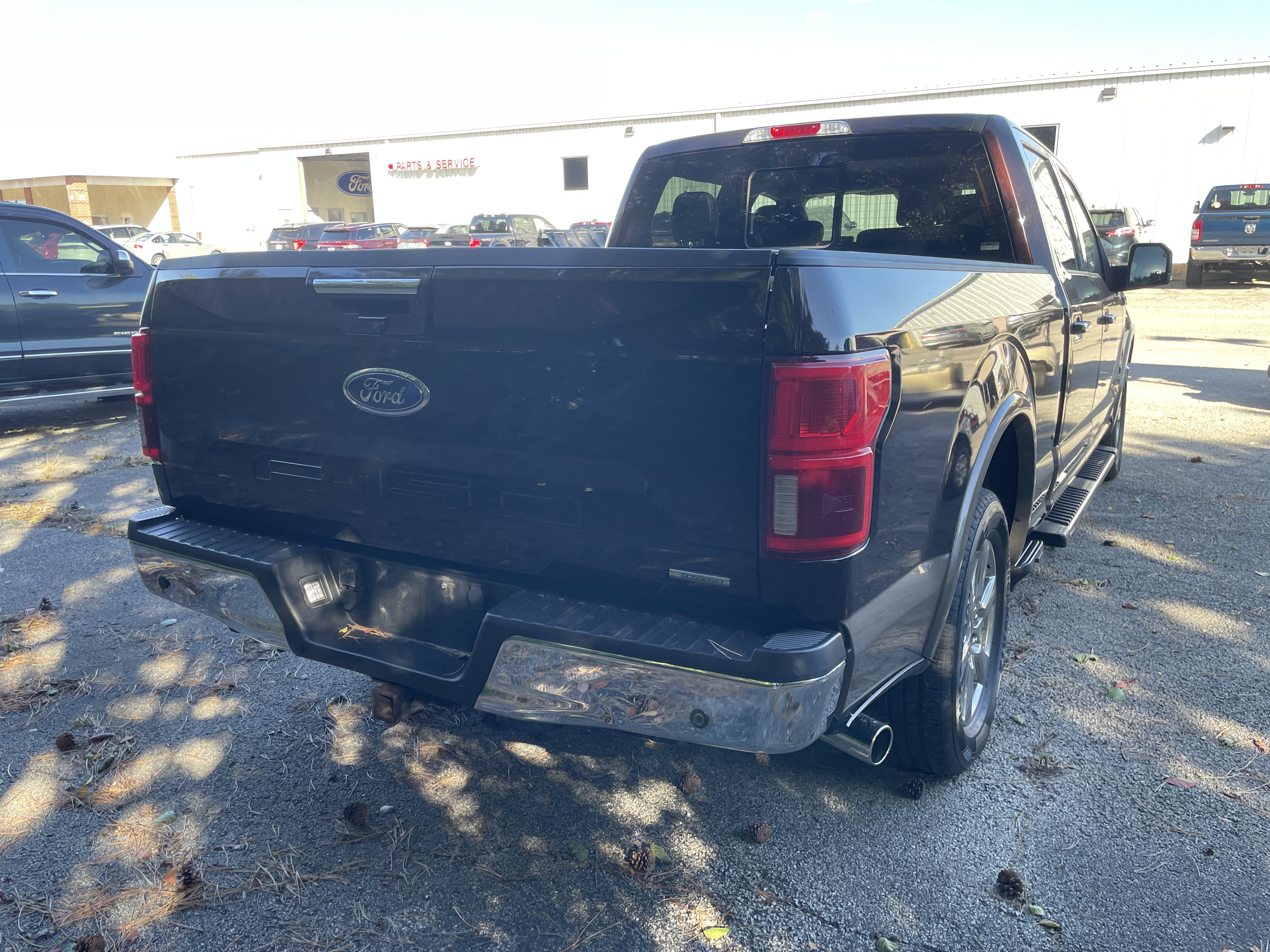 Used 2018 Ford F150 Lariat w/ Equipment Group 502A Luxury image 8