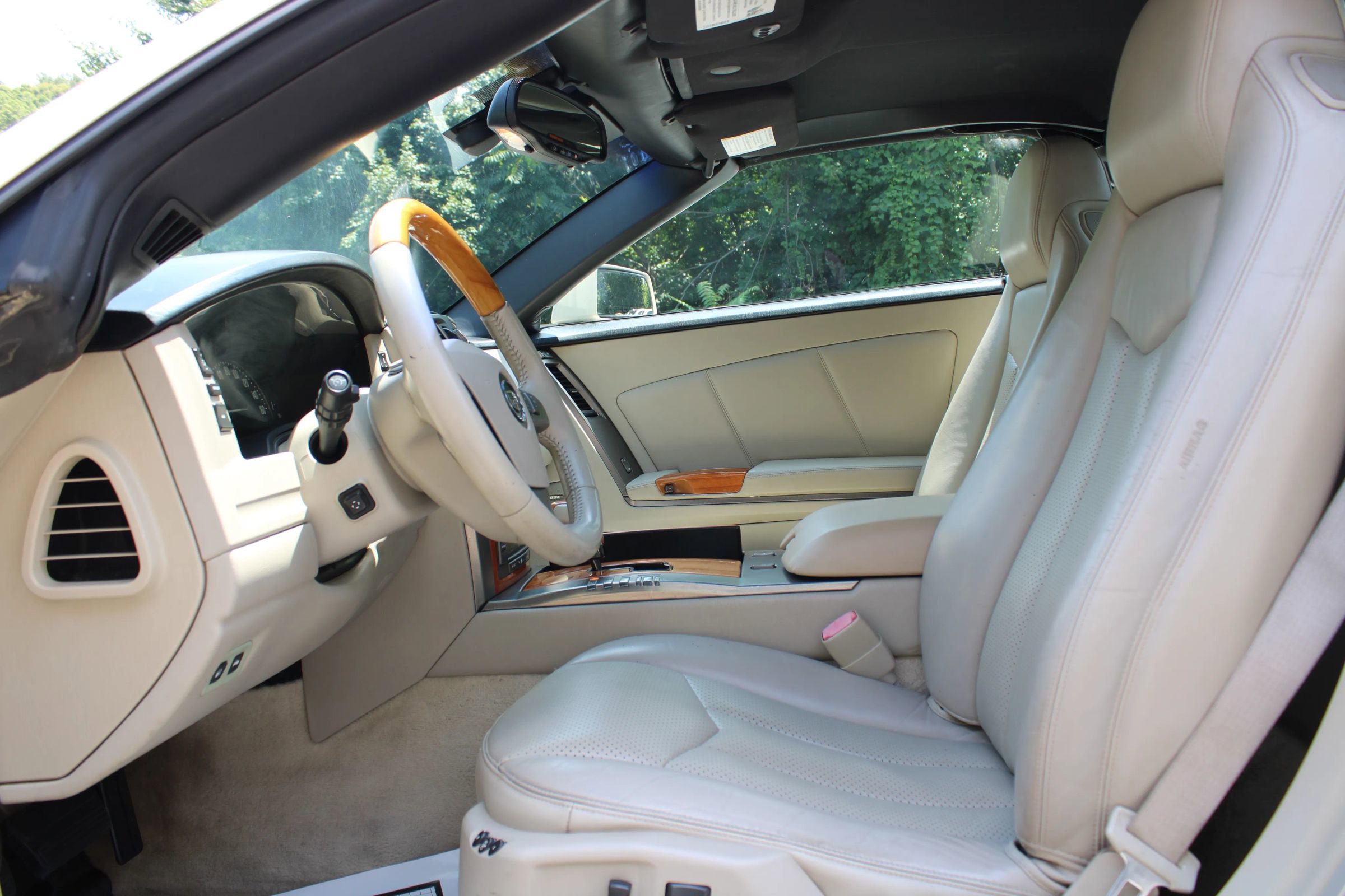 Used 2006 Cadillac XLR image 26