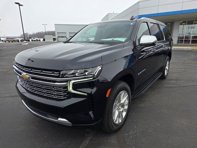 Used 2024 Chevrolet Suburban Premier w/ Premium Package AWD/4WD image 17
