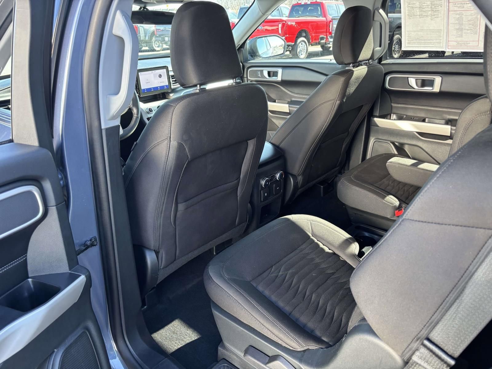 Used 2021 Ford Explorer XLT image 28