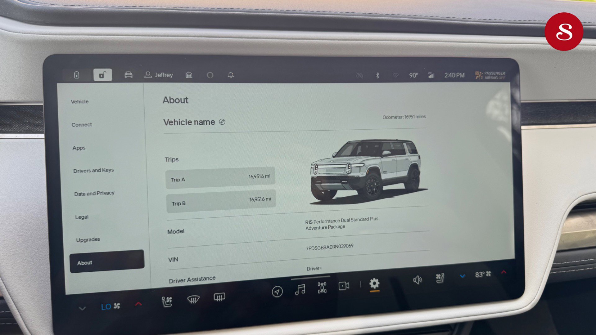 Used 2024 Rivian R1S Adventure image 16