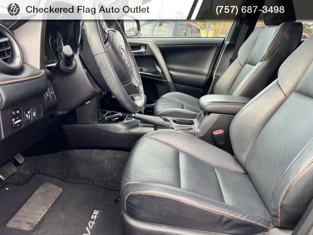 Used 2017 Toyota RAV4 SE image 18