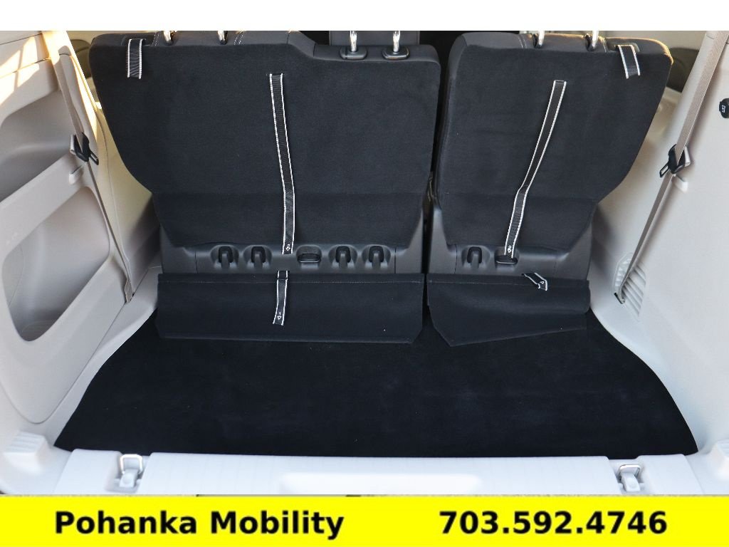Used 2024 Chrysler Voyager LX FWD image 36