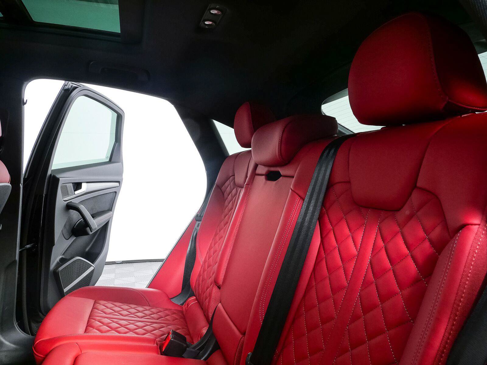 Used 2024 Audi SQ5 Prestige w/ Prestige Package AWD/4WD image 22