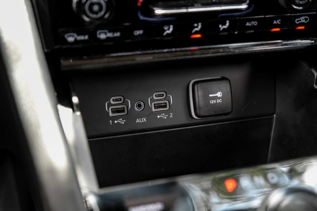 Used 2023 Jeep Grand Cherokee Limited AWD/4WD image 36