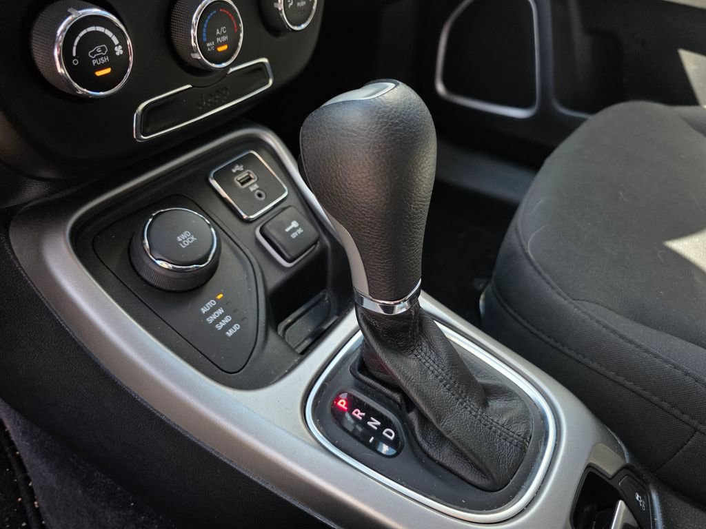 Used 2018 Jeep Compass Sport image 12