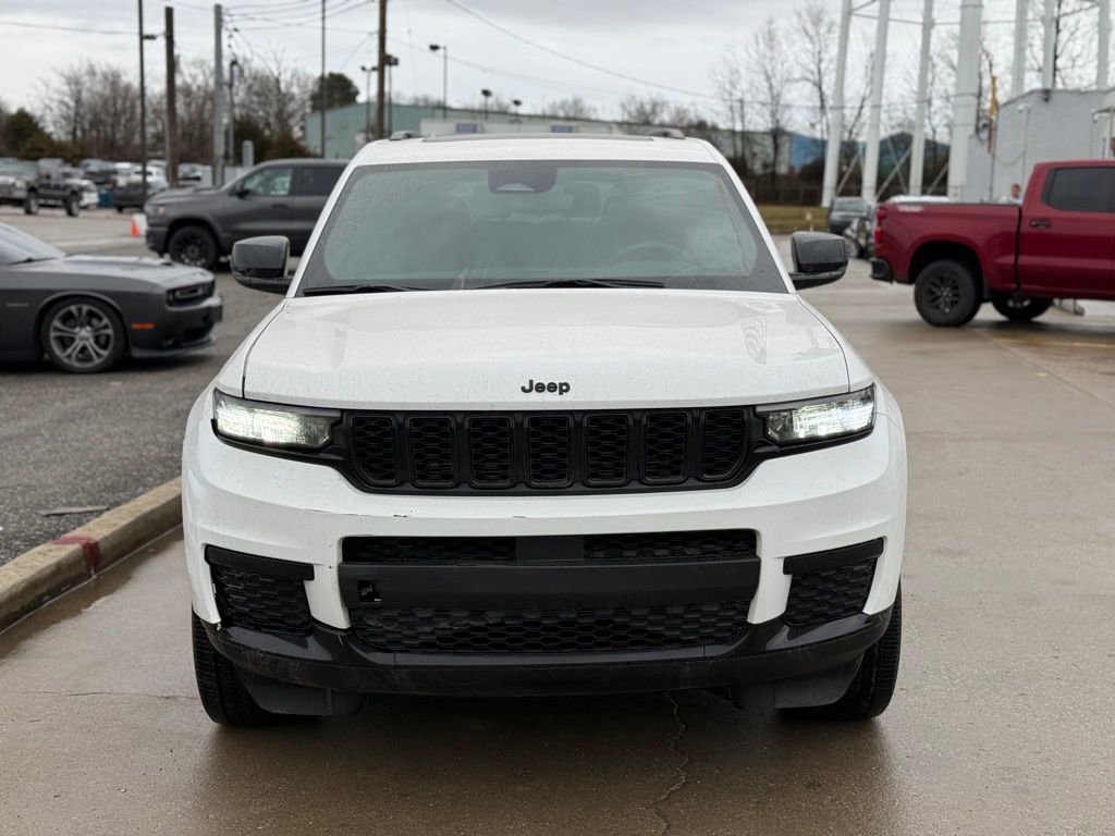 Used 2023 Jeep Grand Cherokee L Laredo image 3