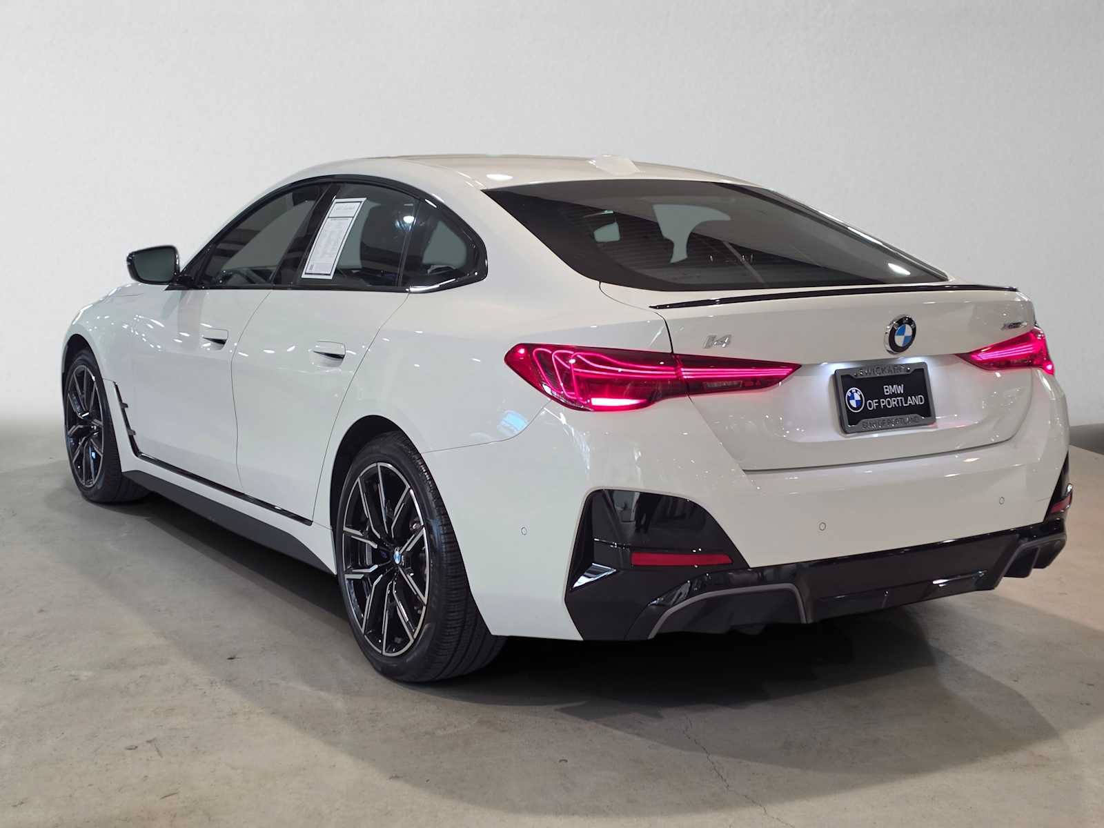 Used 2026 BMW i4 xDrive40i w/ M Sport Package AWD/4WD image 5