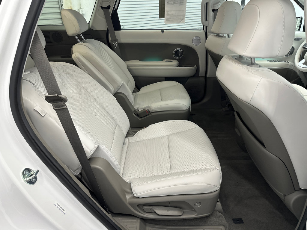 Used 2026 Hyundai Palisade SEL Premium FWD image 17