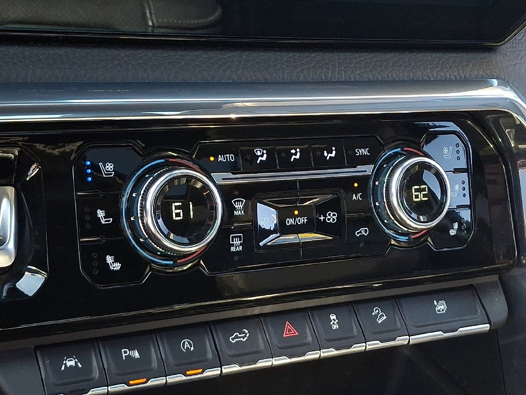 Used 2023 GMC Sierra 1500 Denali AWD/4WD image 16