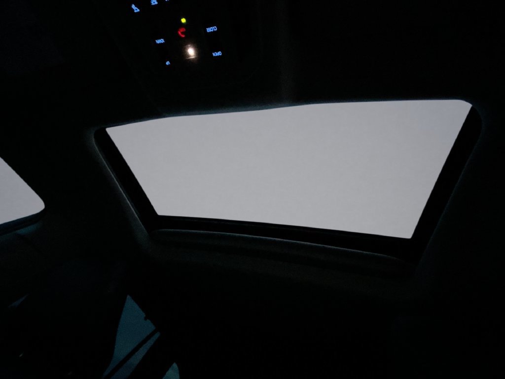Used 2021 Toyota Highlander XLE FWD image 29