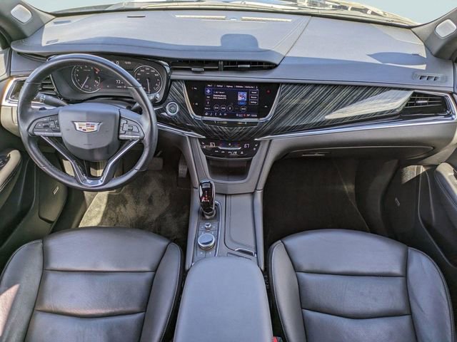 Used 2025 Cadillac XT6 Premium Luxury image 16