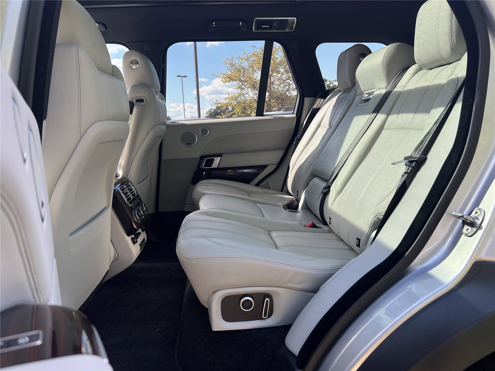 Used 2016 Land Rover Range Rover HSE AWD/4WD image 27