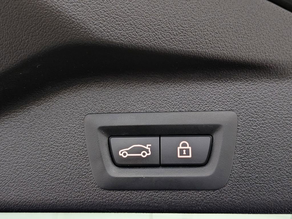 Used 2023 BMW X5 xDrive40i AWD/4WD image 22