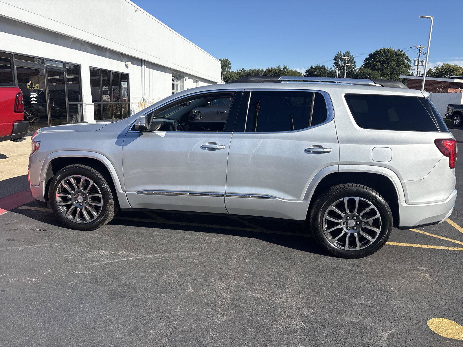 Used 2020 GMC Acadia Denali AWD/4WD image 8