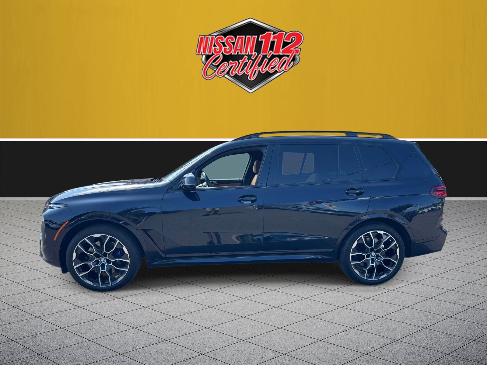 Used 2023 BMW X7 xDrive40i w/ M Sport Package AWD/4WD image 5