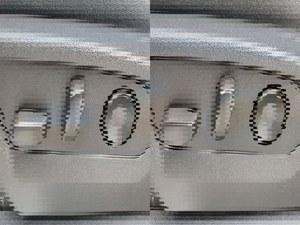 Used 2024 GMC Sierra 1500 SLT image 17