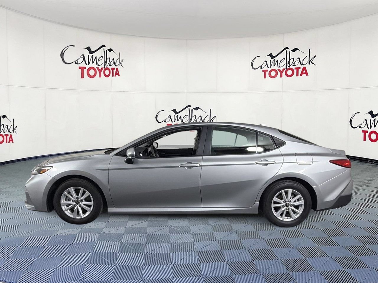 Used 2026 Toyota Camry LE FWD image 4