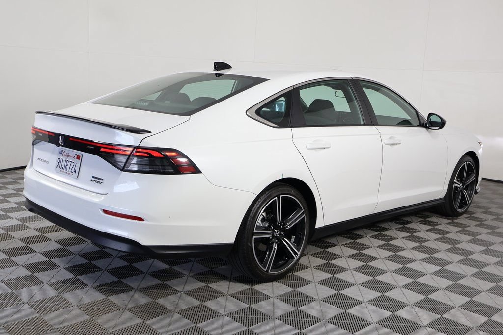 Used 2025 Honda Accord Sport image 3