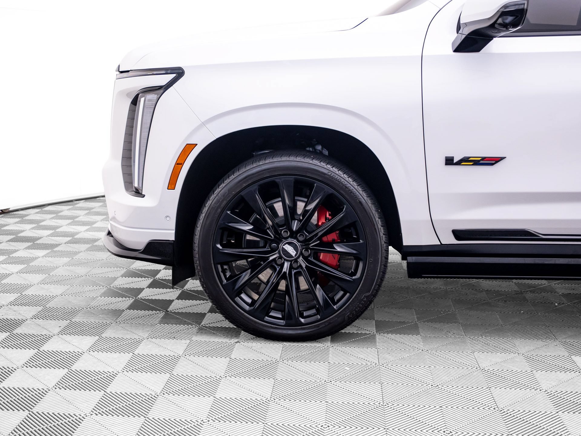 Certified 2025 Cadillac Escalade V w/ LPO, ONYX Package AWD/4WD image 42