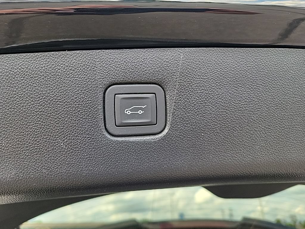 Used 2025 Chevrolet Blazer LT w/ Convenience Package AWD/4WD image 9