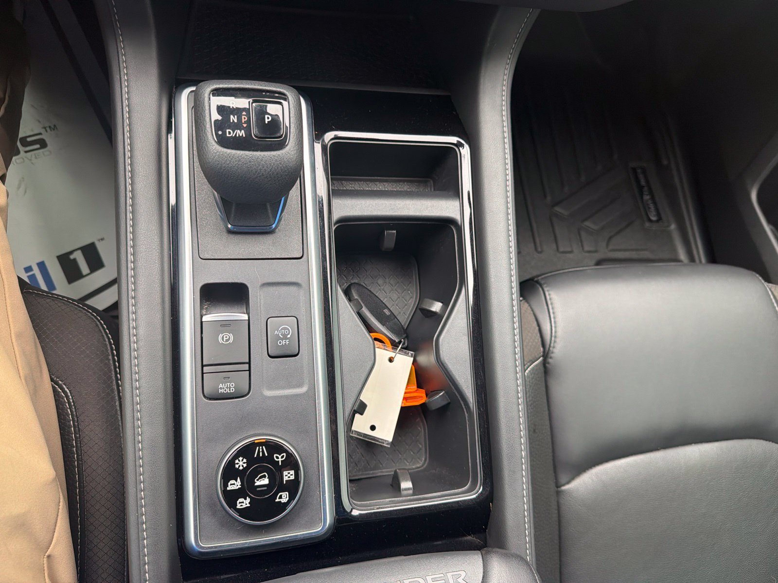Used 2022 Nissan Pathfinder SL AWD/4WD image 17