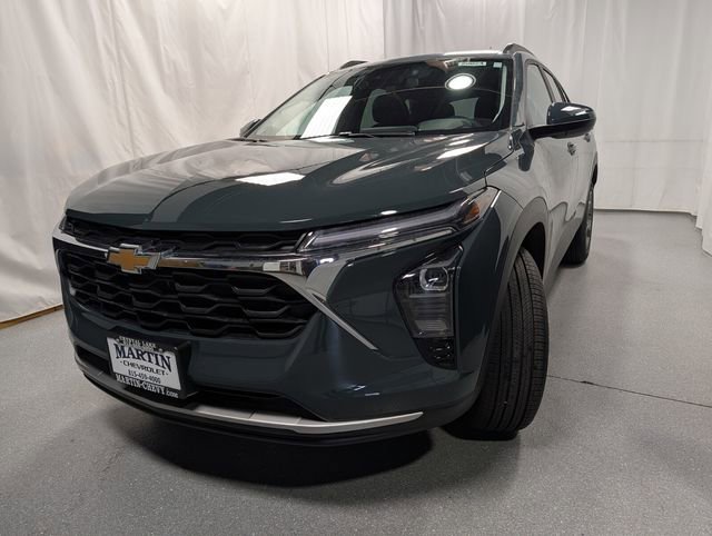New 2026 Chevrolet Trax LT w/ Sunroof Package FWD image 7