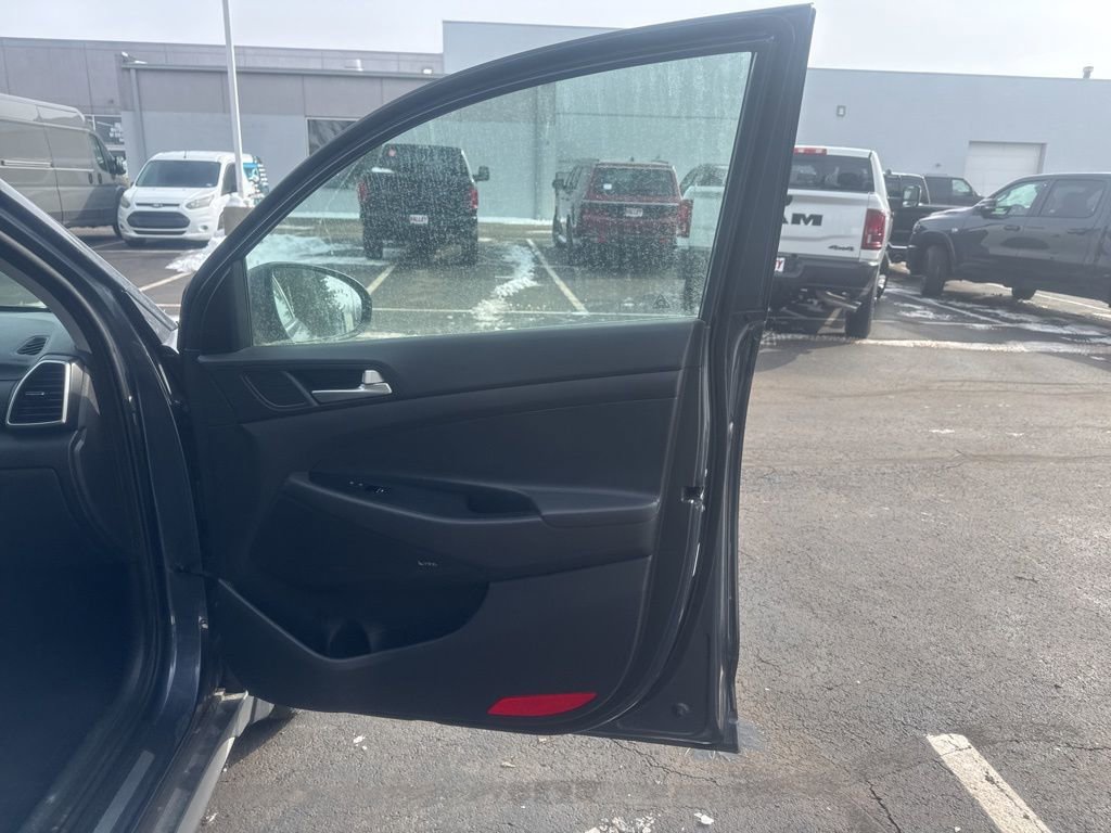 Used 2019 Hyundai Tucson Ultimate w/ Cargo Package image 38