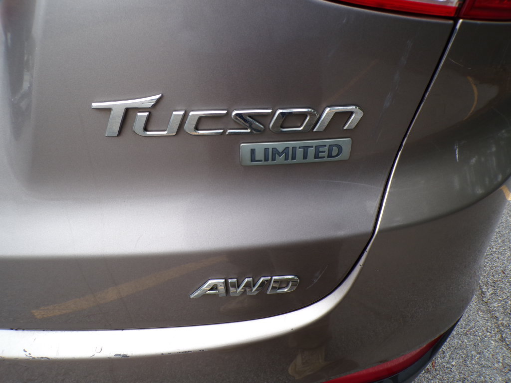 Used 2012 Hyundai Tucson Limited w/ Premium Pkg AWD/4WD image 17