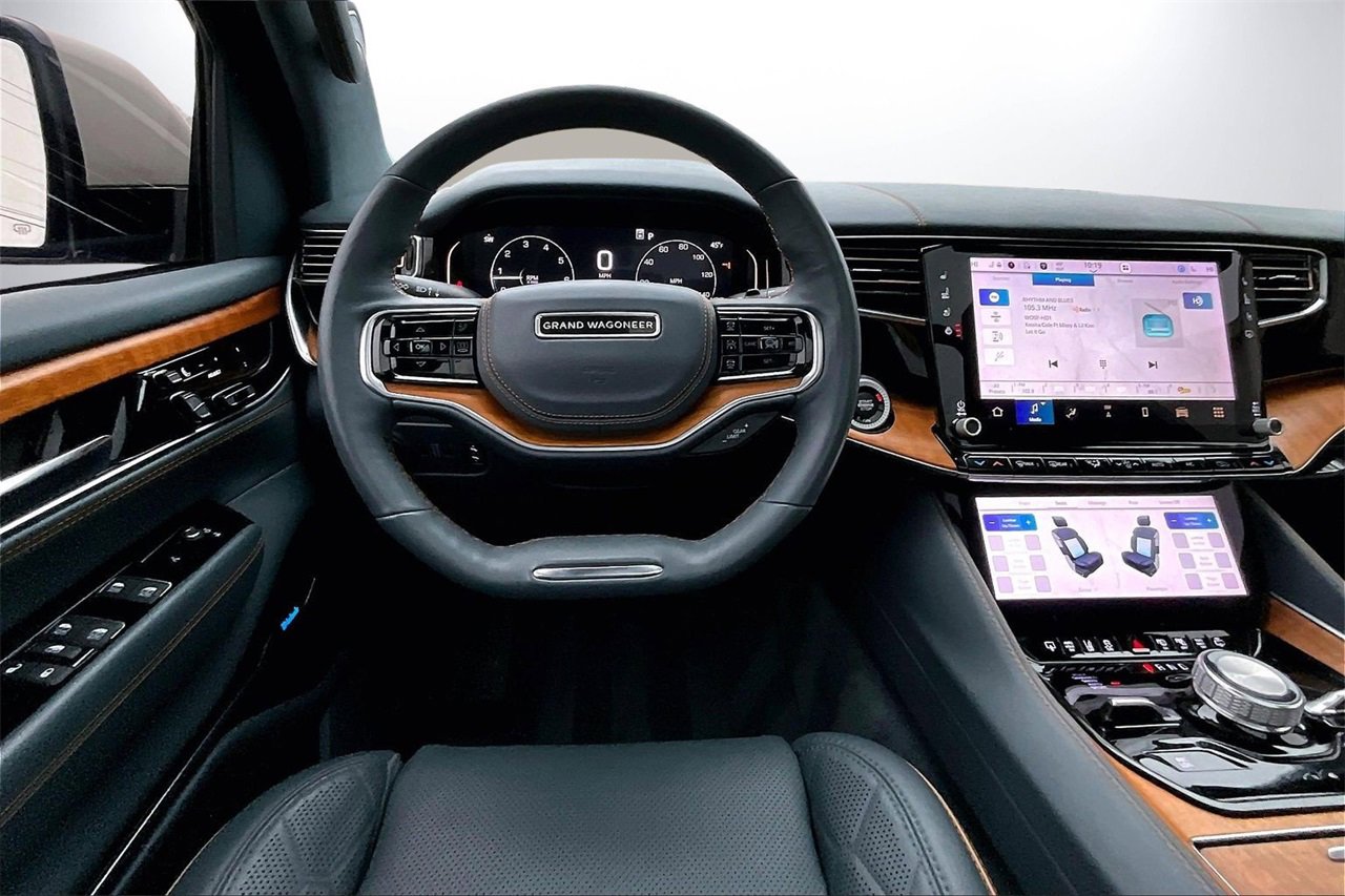 Used 2022 Jeep Grand Wagoneer Series III image 11