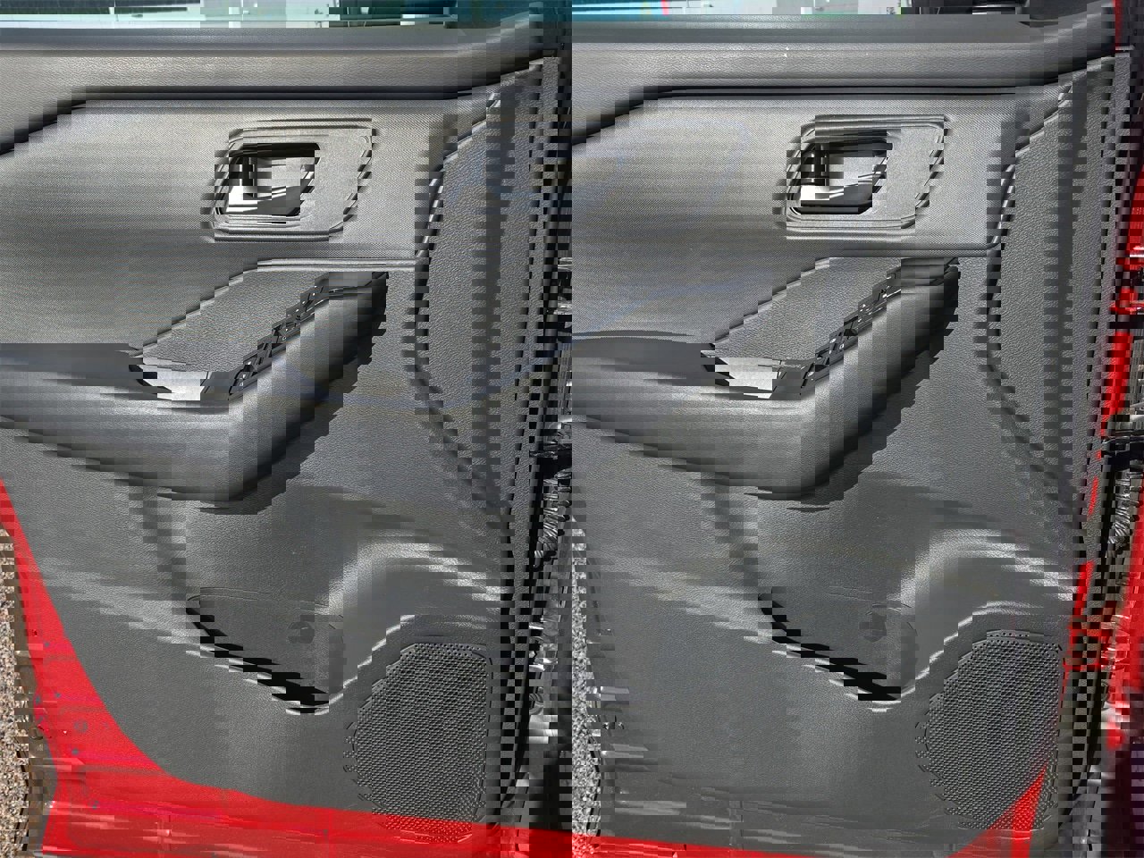 Used 2025 Nissan Rogue S image 26