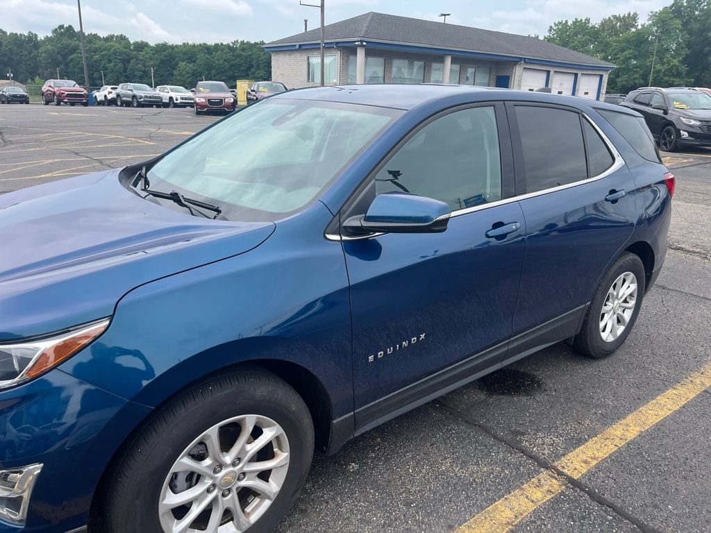 Used 2019 Chevrolet Equinox LT w/ Driver Convenience Package FWD image 3